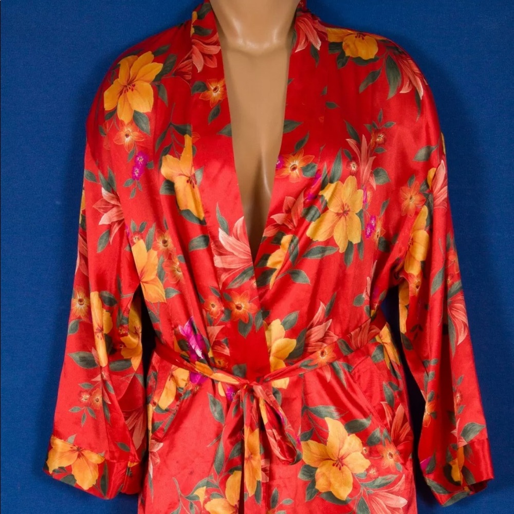 ❌Sold❌ Victoria’s Secret Red Vintage Silky Satin Lingerie Robe. One Size